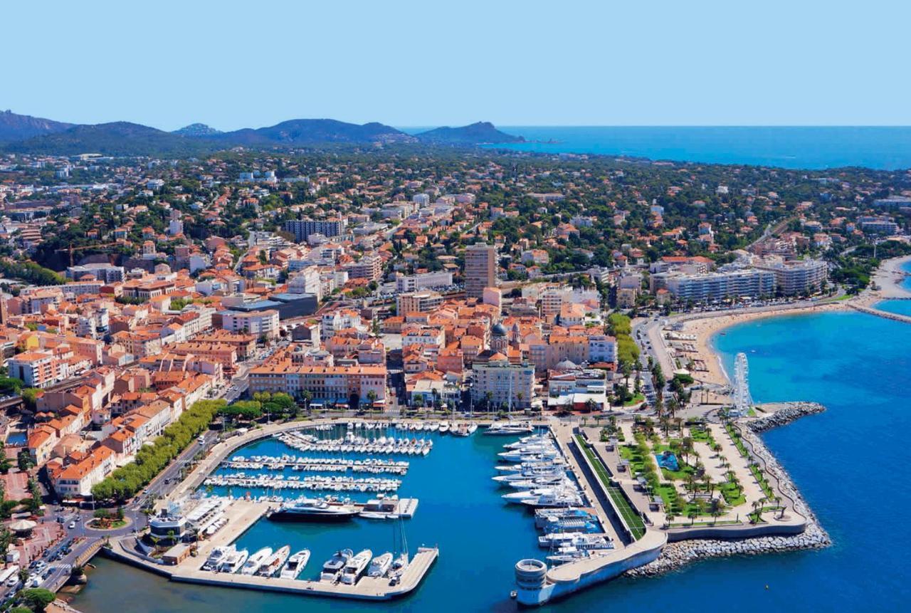 Oasis Des Grands Pins - Saint-Raphael - Residence Privee Avec Grande Piscine & Tennis Privee Εξωτερικό φωτογραφία